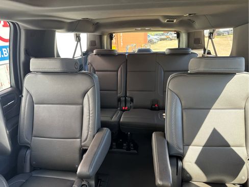 Used 2024 GMC Yukon XL Denali w/ Denali Reserve Package AWD/4WD image 35