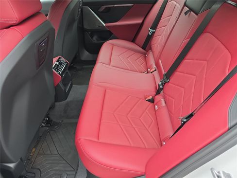 New 2026 BMW 550e xDrive AWD/4WD image 17