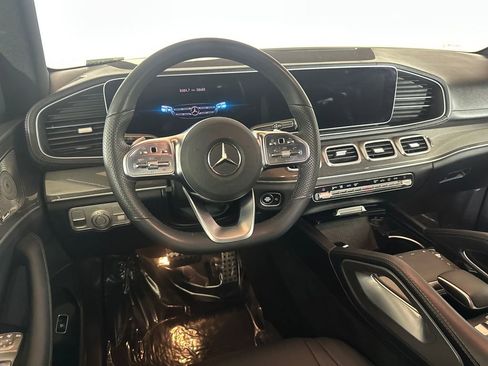 Used 2023 Mercedes-Benz GLS 450 4MATIC image 25