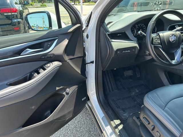 Used 2024 Buick Enclave Premium AWD/4WD image 9