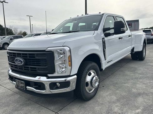 New 2026 Ford F350 XL w/ XL Chrome Package image 3