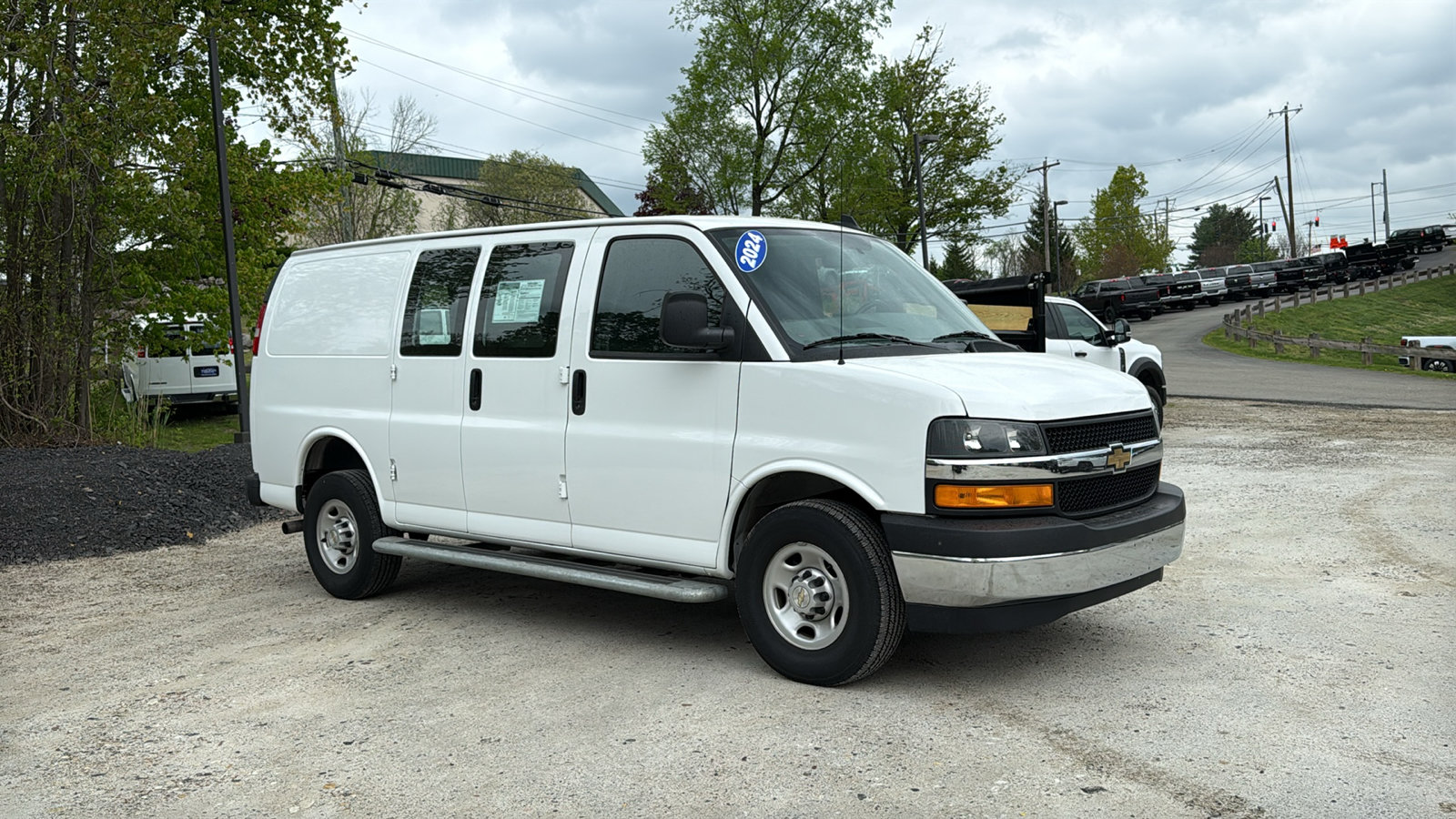 Used 2024 Chevrolet Express 2500 w/ Driver Convenience Package RWD image 2