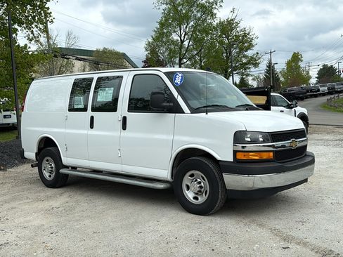 Used 2024 Chevrolet Express 2500 w/ Driver Convenience Package RWD image 2