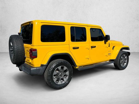 Used 2018 Jeep Wrangler Unlimited Sahara AWD/4WD image 5