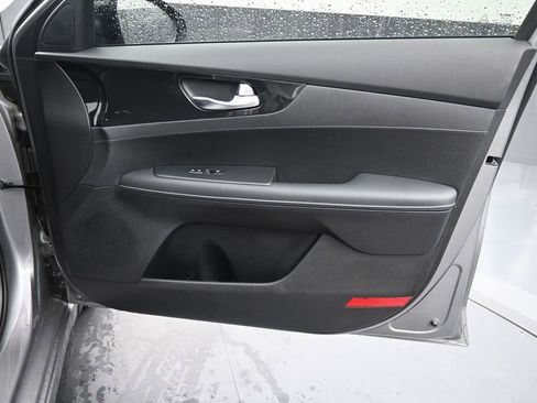Used 2023 Kia Forte GT-Line w/ GT-Line Technology Package FWD image 22