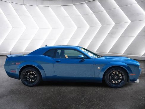 Used 2022 Dodge Challenger R/T Scat Pack RWD image 2