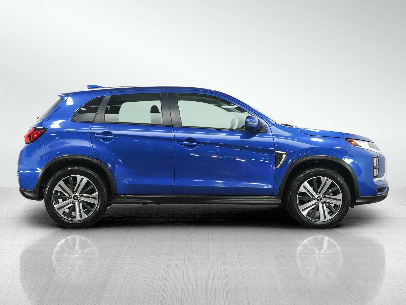 Used 2024 Mitsubishi Outlander Sport SE AWD/4WD image 6