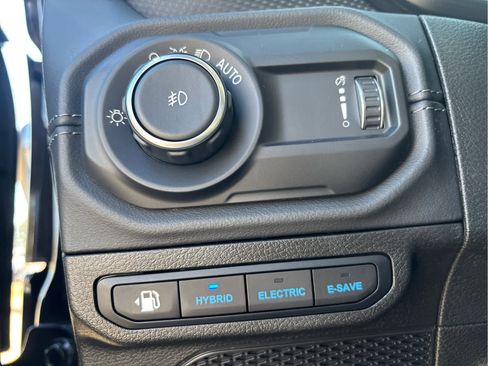 Used 2024 Jeep Wrangler Unlimited Rubicon 4xe w/ Technology Group AWD/4WD image 21