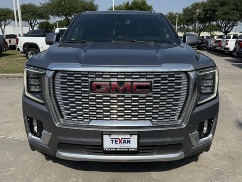 Used 2022 GMC Yukon XL Denali RWD image 10