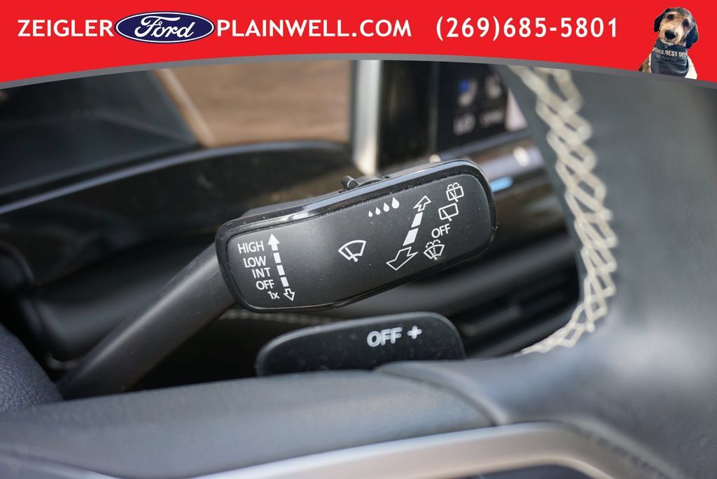 Used 2025 Volkswagen Atlas SE FWD image 28