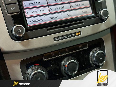 Used 2010 Volkswagen Passat Komfort FWD image 14