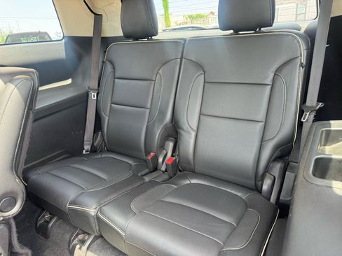 Used 2017 GMC Acadia Denali w/ Technology Package FWD image 9