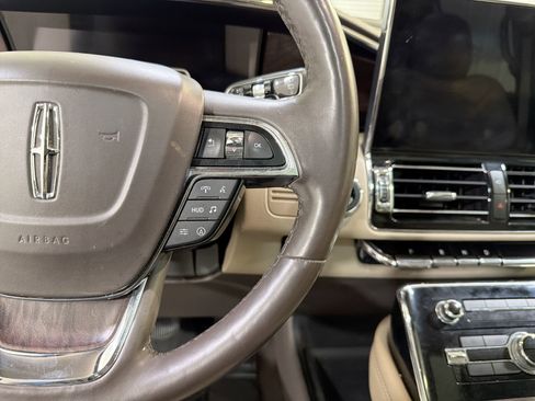 Used 2022 Lincoln Navigator Reserve image 15
