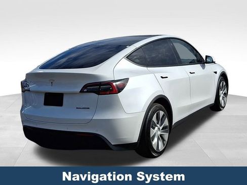 Used 2021 Tesla Model Y Long Range image 7