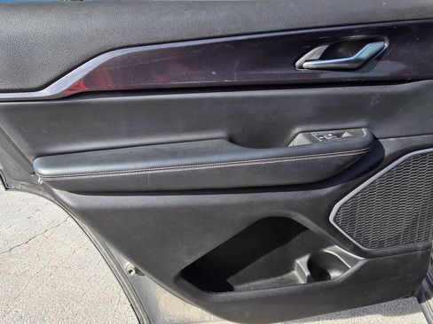 Used 2021 Jeep Grand Cherokee L Laredo image 14