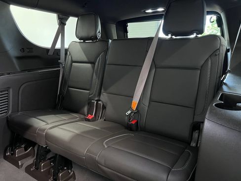 Used 2023 GMC Yukon XL Denali AWD/4WD image 25