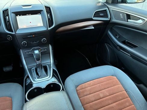 Used 2018 Ford Edge SEL w/ Equipment Group 201A AWD/4WD image 12