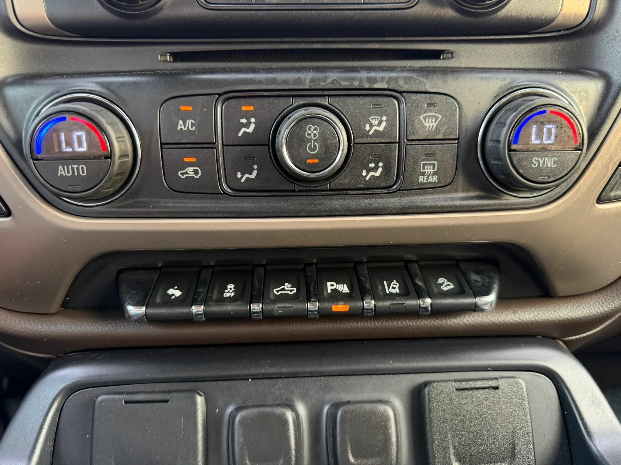 Used 2015 GMC Sierra 1500 Denali AWD/4WD image 50