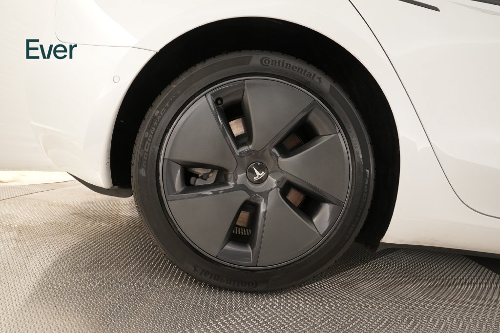 Used 2022 Tesla Model 3 Long Range AWD/4WD image 21