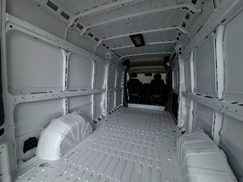 Used 2025 RAM ProMaster 2500 w/ Convenience Group FWD image 19