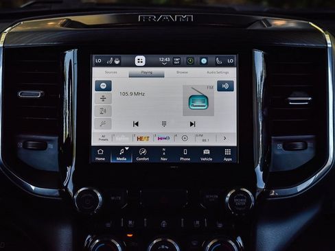 Used 2024 RAM 1500 Laramie image 14