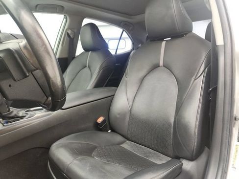 Used 2021 Toyota Camry XSE FWD image 13