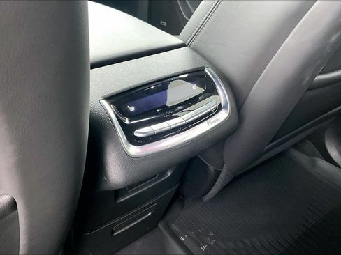Certified 2025 Cadillac XT6 Premium Luxury w/ Platinum Package AWD/4WD image 24