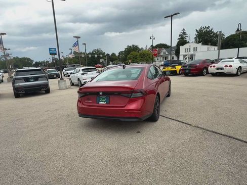 Used 2025 Honda Accord SE image 7