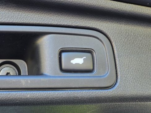 Used 2017 Honda Pilot Elite image 18