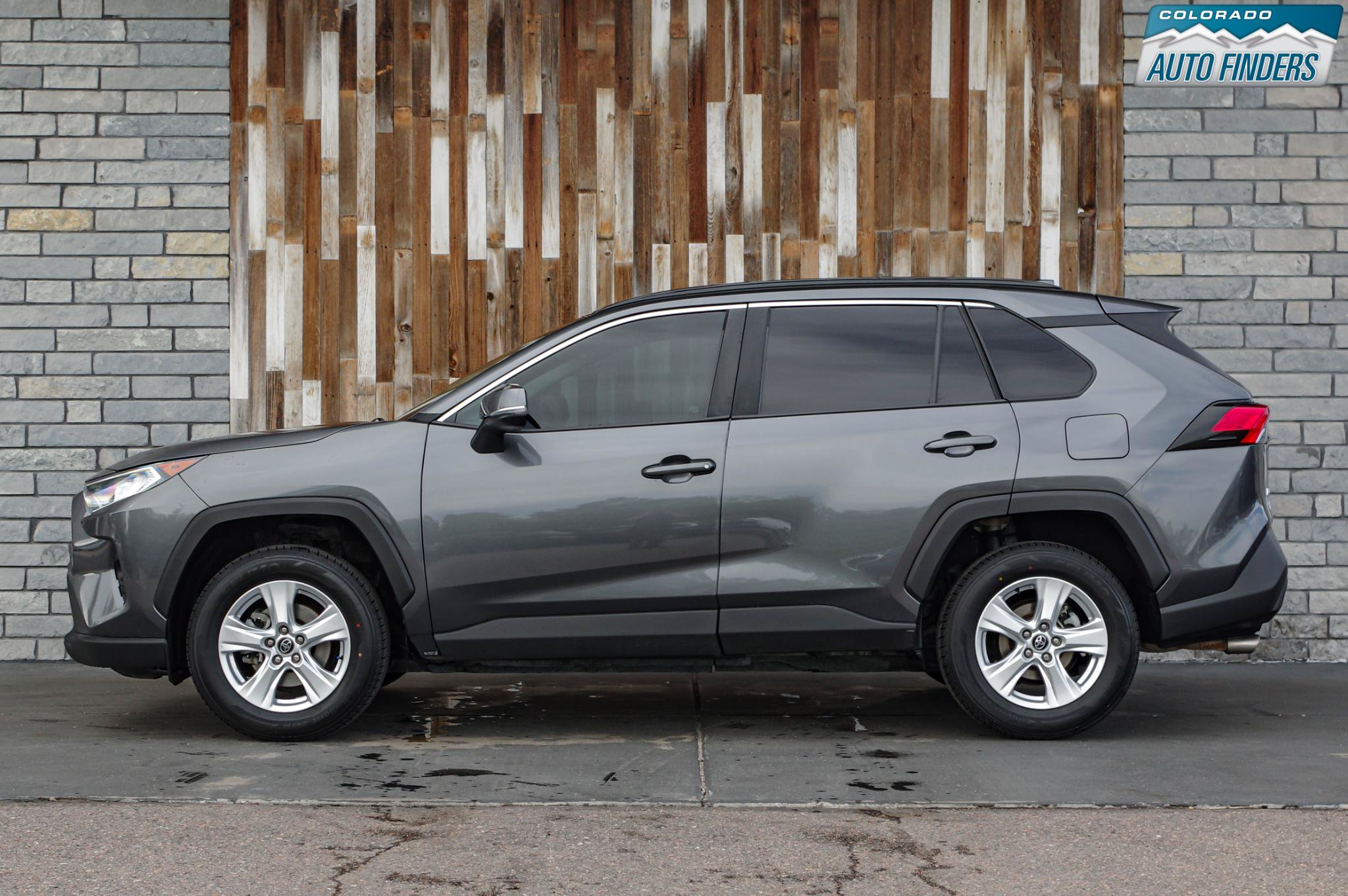 Used 2020 Toyota RAV4 XLE AWD/4WD image 3