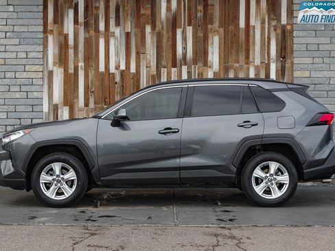 Used 2020 Toyota RAV4 XLE AWD/4WD image 3