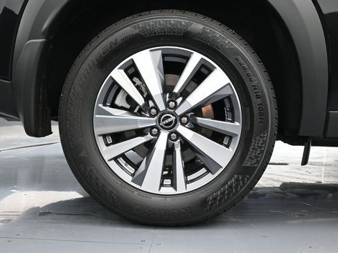 Used 2025 Nissan Pathfinder SL image 18