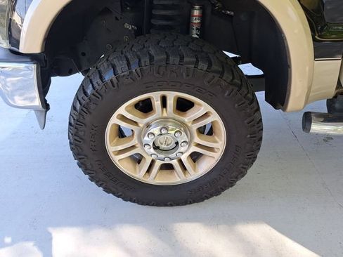 Used 2009 Ford F250 Lariat image 29