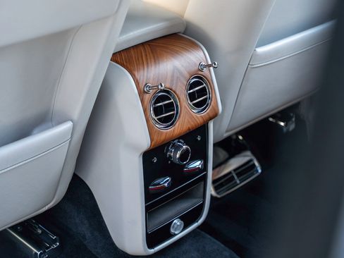 Certified 2021 Rolls-Royce Cullinan image 40