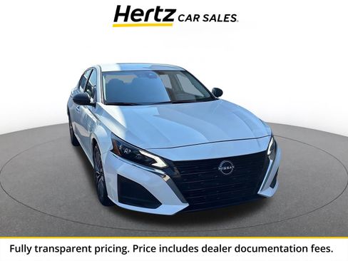 Used 2025 Nissan Altima 2.5 SV FWD image 1