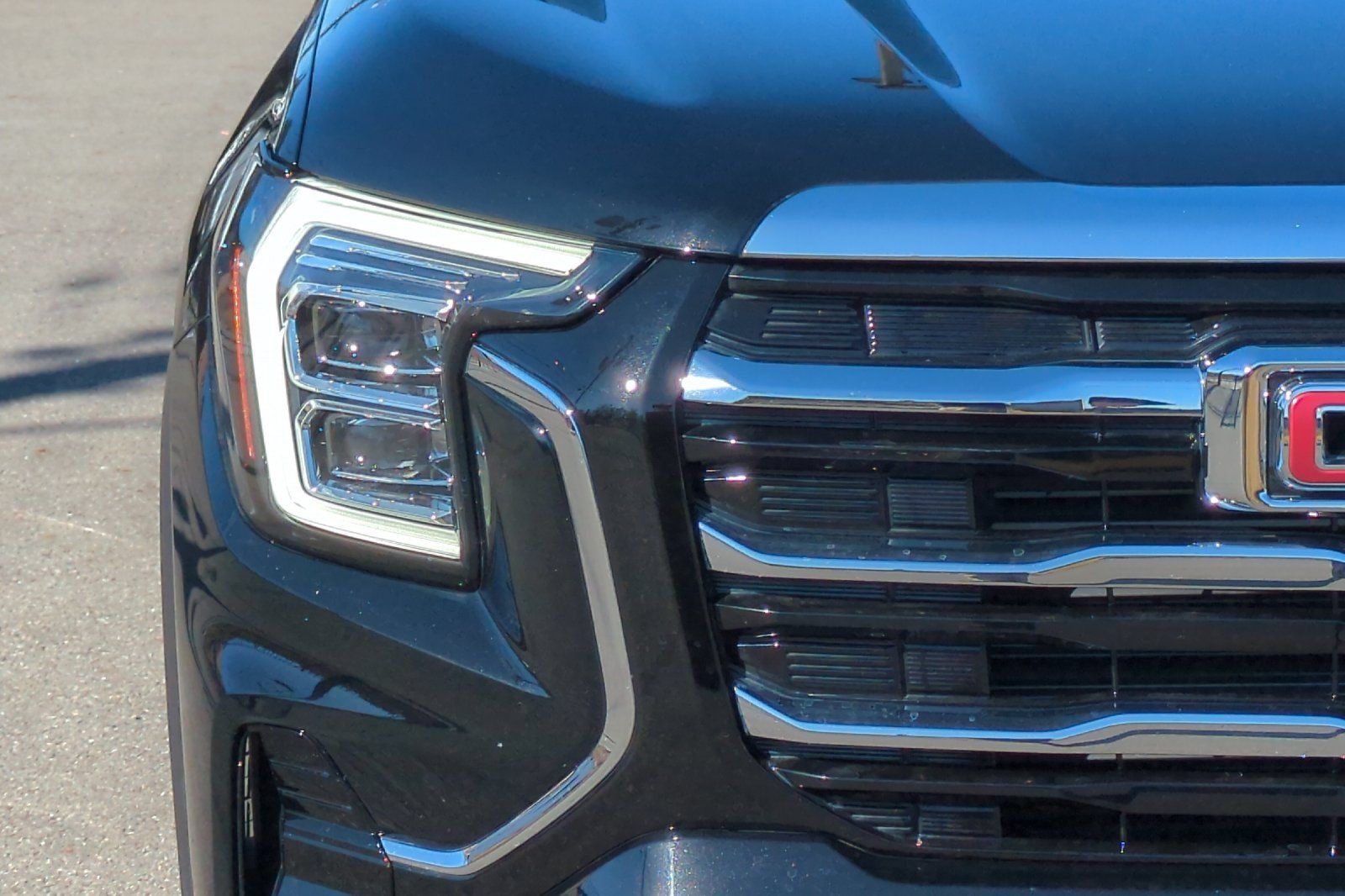 Used 2025 GMC Terrain Elevation AWD/4WD image 46