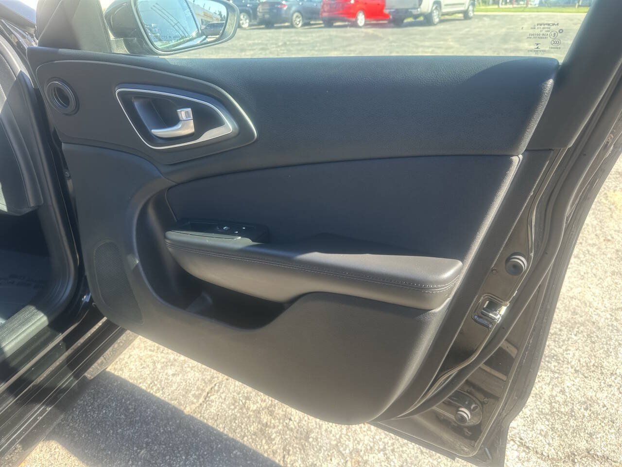 Used 2016 Chrysler 200 Limited w/ Anniversary Edition FWD image 8