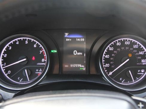 Used 2022 Toyota Camry SE w/ Cold Weather Package FWD image 28