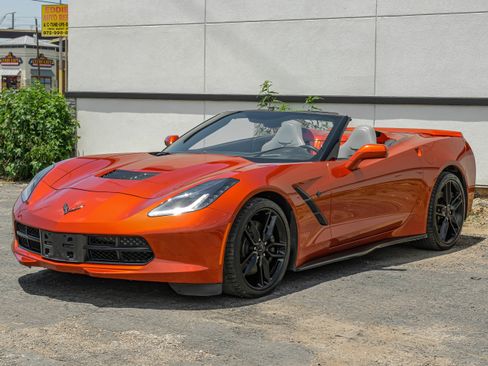 Used 2015 Chevrolet Corvette Stingray Convertible w/ 2LT Preferred Equipment Group RWD image 1