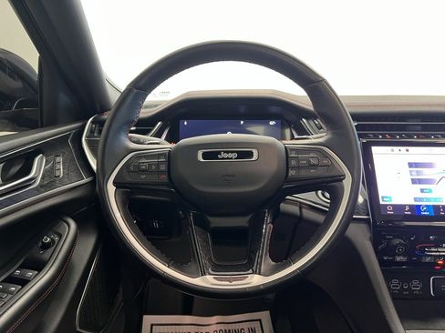 Used 2022 Jeep Grand Cherokee Trailhawk w/ Luxury Tech Group III image 13