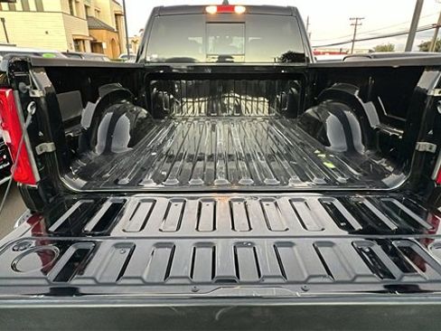 Used 2025 RAM 1500 Laramie image 12