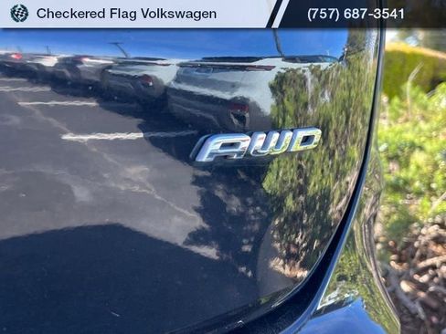 Used 2024 Ford Edge Titanium AWD/4WD image 11