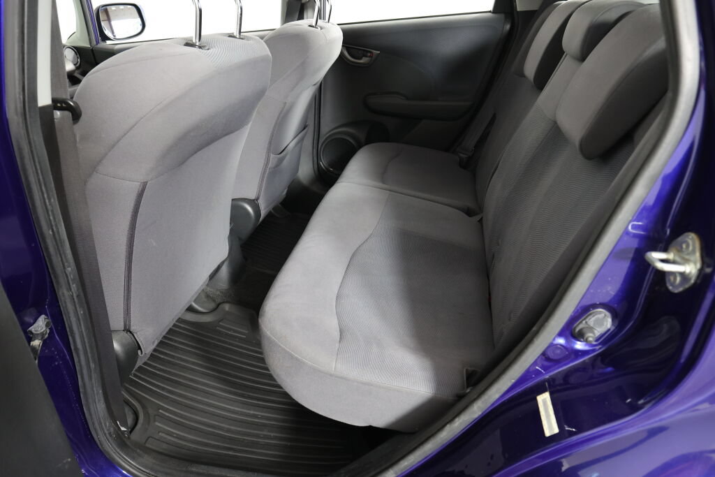Used 2011 Honda Fit image 17