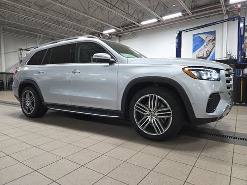 Certified 2026 Mercedes-Benz GLS 450 4MATIC image 1