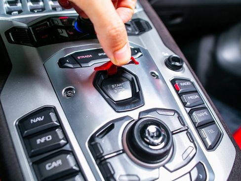 Used 2013 Lamborghini Aventador LP 700-4 image 39