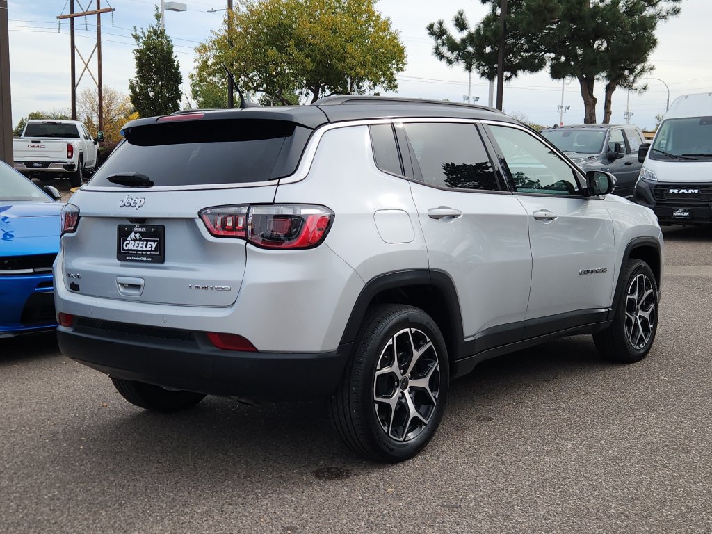 Used 2025 Jeep Compass Limited AWD/4WD image 3
