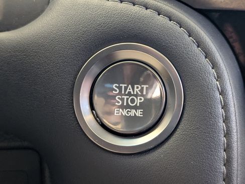 Used 2017 Lexus LX 570 4WD w/ Luxury Package image 38