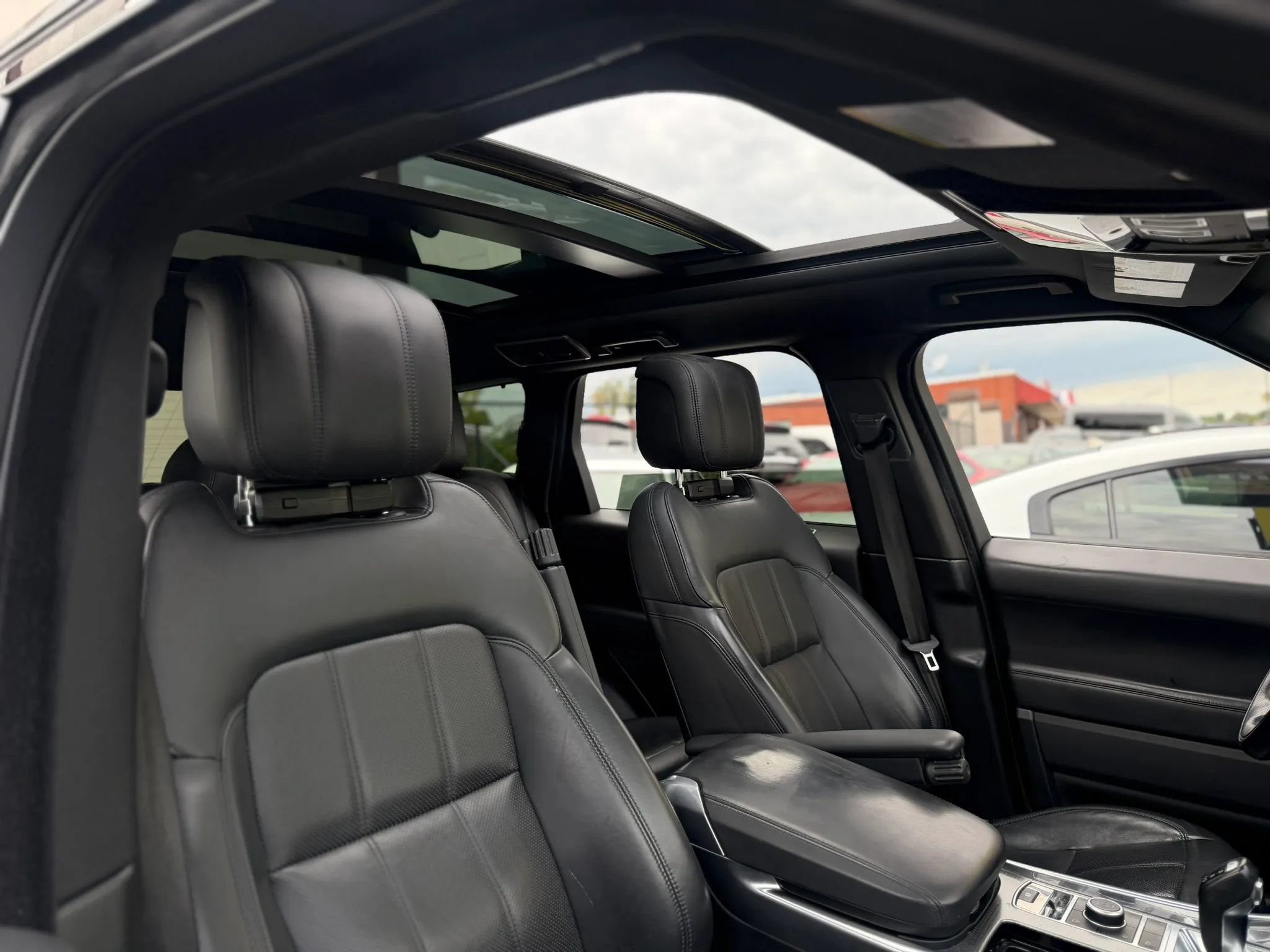 Used 2019 Land Rover Range Rover Sport Supercharged AWD/4WD image 39