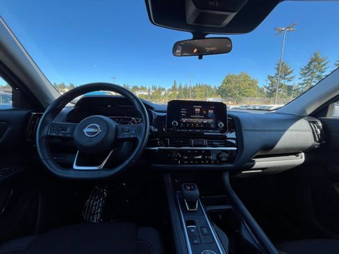 Used 2025 Nissan Pathfinder SV AWD/4WD image 36