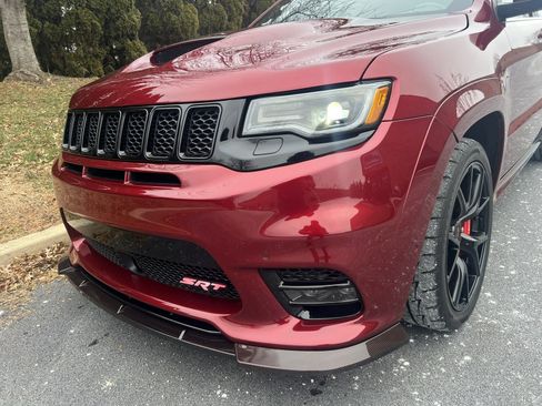 Used 2018 Jeep Grand Cherokee SRT image 84